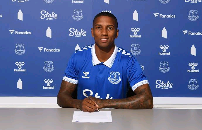 Exiting Everton player is now ready to sign new Goodison contract, according to reports.