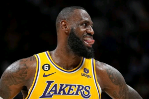 Lakers: A crucial clause in LeBron James' deal that might keep him in Los Angeles