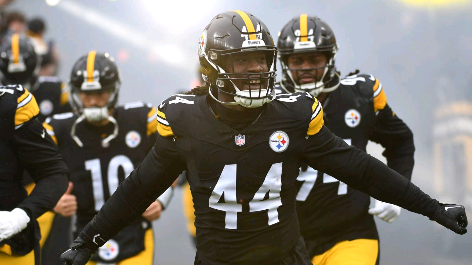 Markus Golden, a former Steelers OLB, could return to the club.