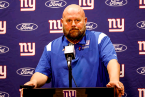 UNBELIEVABLE: Giants fans in tears as head coach Brian Daboll publicly announced stepping down his career after a horrific...