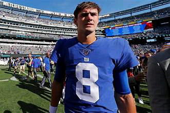 FEW MINUTES AGO: Giants legend issues preseason warning to Daniel Jones.