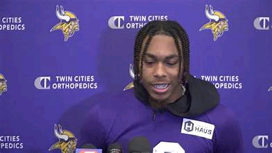 FEW HOURS AGO: Minnesota Vikings wide receiver Justin Jefferson shocked the squad and the NFL community  few hours ago with unexpected retirement.